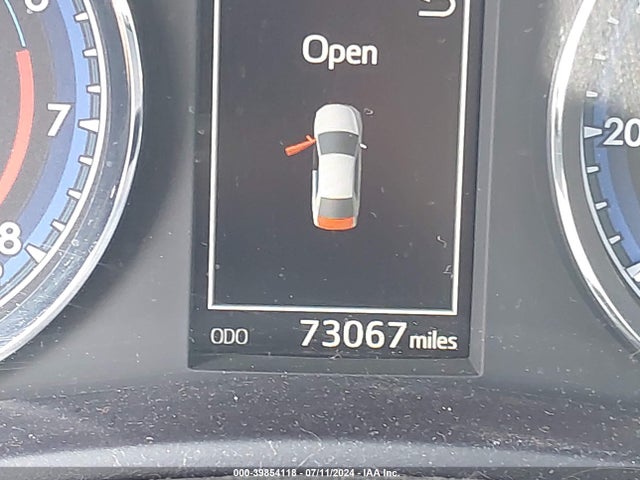 Toyota COROLLA SE 2018 5YFBURHE0JP759885 Image 15
