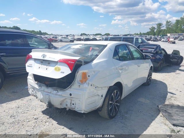Toyota COROLLA SE 2018 5YFBURHE0JP759885 Image 4