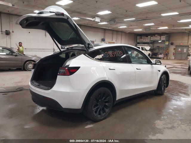 2023 TESLA MODEL Y 7SAYGDEE7PA170782 Photo 3