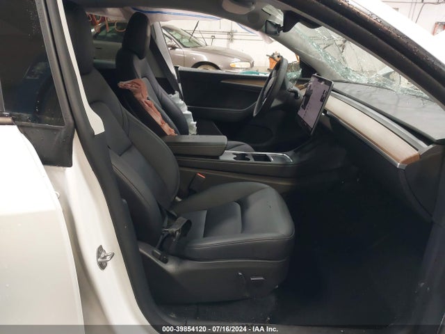 2023 TESLA MODEL Y 7SAYGDEE7PA170782 Photo 4