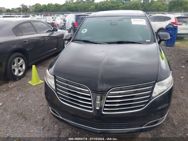 2LMHJ5NK8HBL00922 Lincoln Mkt Livery