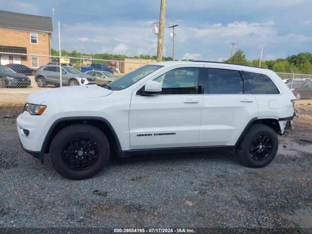 1C4RJEAG0JC300683 Jeep Grand Cherokee Laredo 4x2
