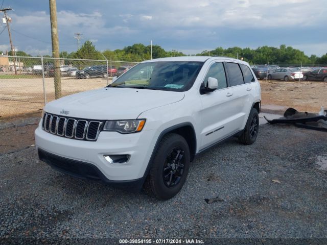 1C4RJEAG0JC300683 Jeep Grand Cherokee Laredo 4x2