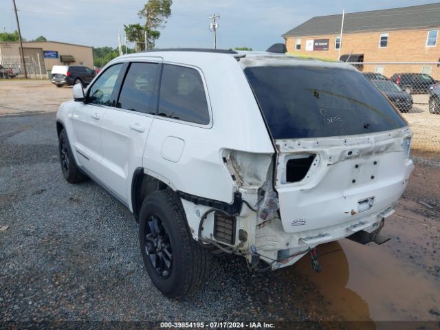 1C4RJEAG0JC300683 Jeep Grand Cherokee Laredo 4x2