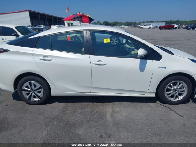 JTDKARFU5H3051962 Toyota Prius Four