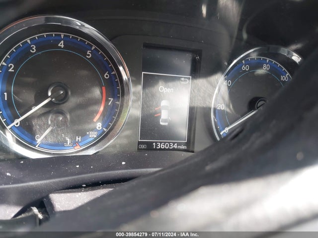 Toyota COROLLA SE 2017 5YFBURHE4HP650811 Image 7