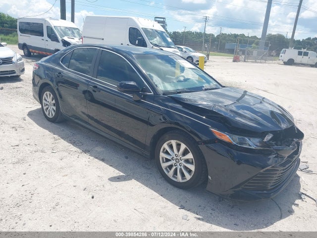 Toyota CAMRY LE 2018 4T1B11HK9JU009528 zdjęcie główne