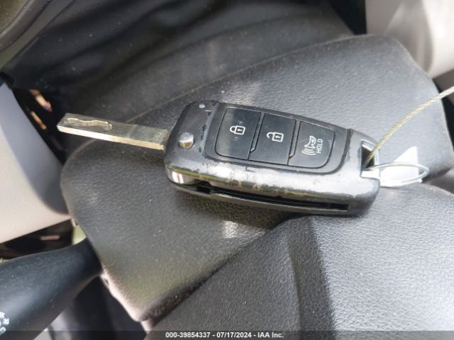KMHRC8A36LU025547 Hyundai Venue Sel