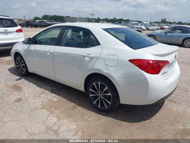 Toyota COROLLA SE 2017 5YFBURHE6HP627515 Image 3