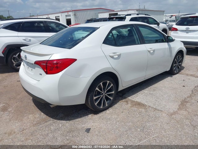 Toyota COROLLA SE 2017 5YFBURHE6HP627515 Image 4