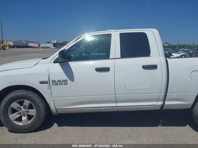 1C6RR7FT0JS302201 RAM 1500 Tradesman Quad Cab 4x4 6'4 Box