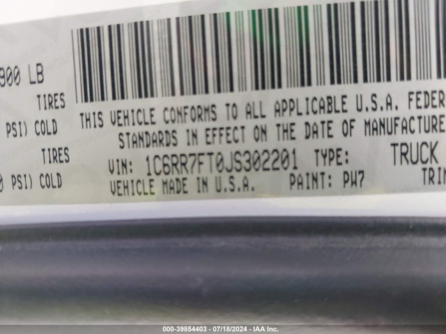 1C6RR7FT0JS302201 RAM 1500 Tradesman Quad Cab 4x4 6'4 Box