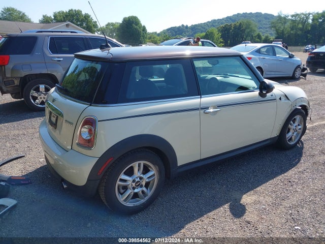 2013 MINI HARDTOP WMWSU3C59DT544777 Photo 3