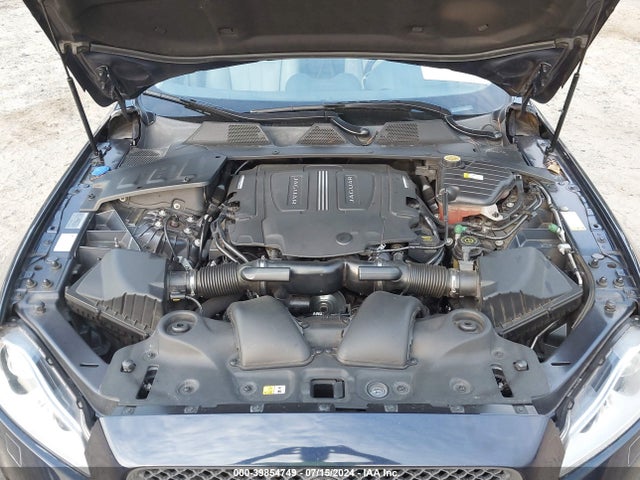 2015 JAGUAR XJ SAJWJ2GD6F8V88557 Photo 9