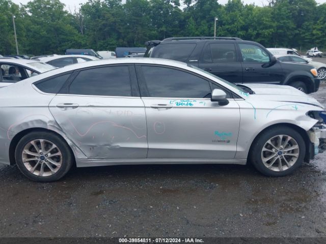 3FA6P0LU8KR101395 Ford Fusion Hybrid Se