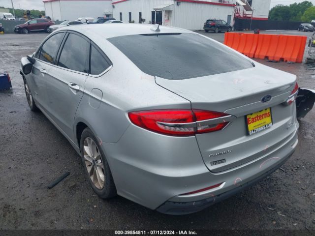 3FA6P0LU8KR101395 Ford Fusion Hybrid Se