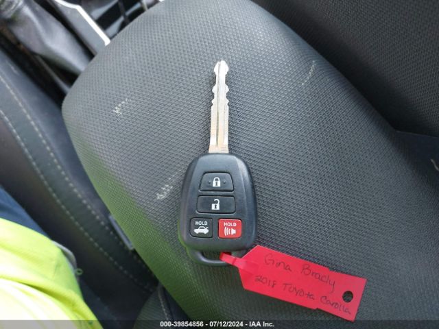 2T1BURHE8JC983731 Toyota COROLLA LE