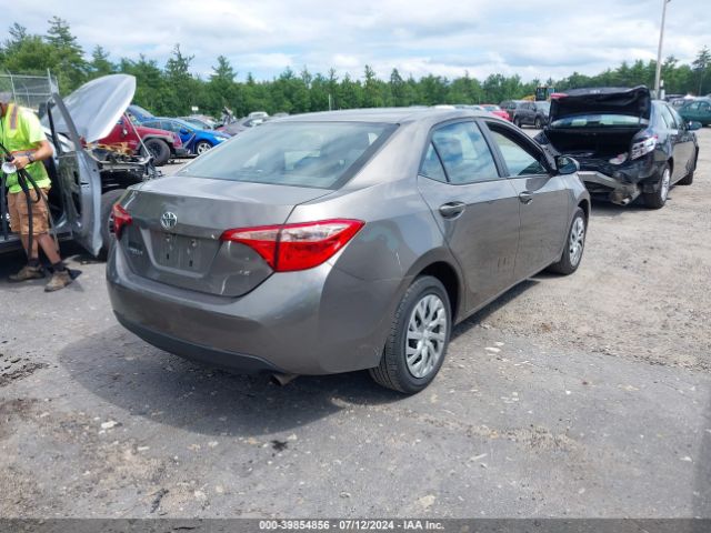 2T1BURHE8JC983731 Toyota COROLLA LE