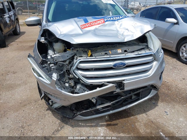 1FMCU9GD3JUA79314 Ford ESCAPE SE