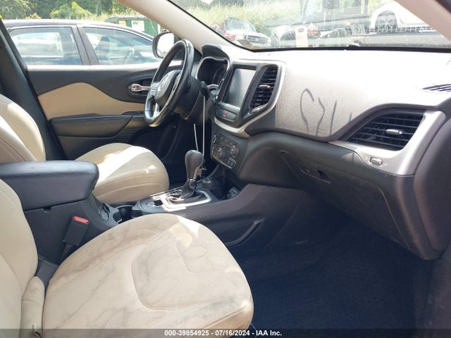Jeep Cherokee Latitude 2016 1C4PJMCB9GW109564 Image 5