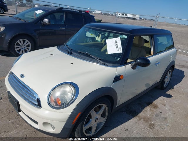 2008 MINI COOPER CLUBMAN WMWML33568TN68469 Photo 1