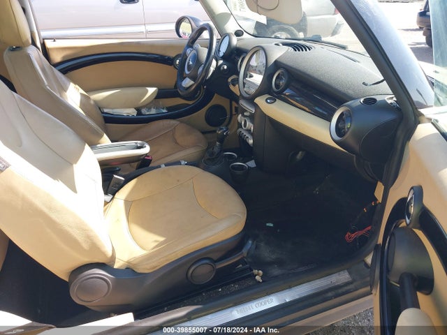 2008 MINI COOPER CLUBMAN WMWML33568TN68469 Photo 4