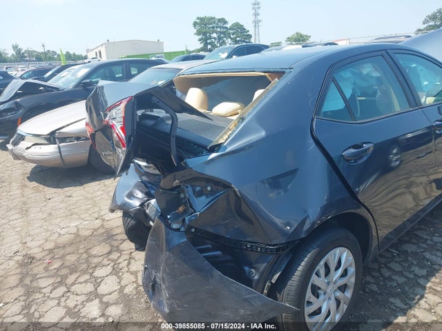 Toyota COROLLA LE 2018 5YFBURHE1JP853418 Image 14