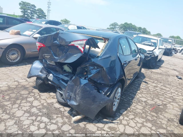 Toyota COROLLA LE 2018 5YFBURHE1JP853418 Image 4