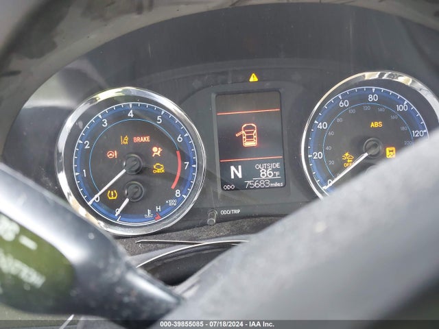 Toyota COROLLA LE 2018 5YFBURHE1JP853418 Image 7