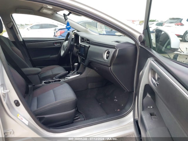 Toyota COROLLA LE 2018 5YFBURHE6JP779901 Image 5