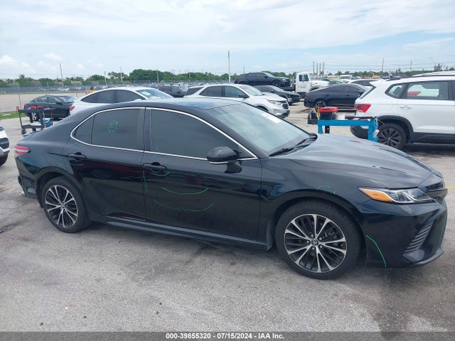 Toyota CAMRY SE 2018 4T1B11HK7JU065077 Image 13
