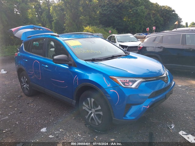 Toyota RAV4 LE 2018 JTMBFREV9JJ187346 главное изображение