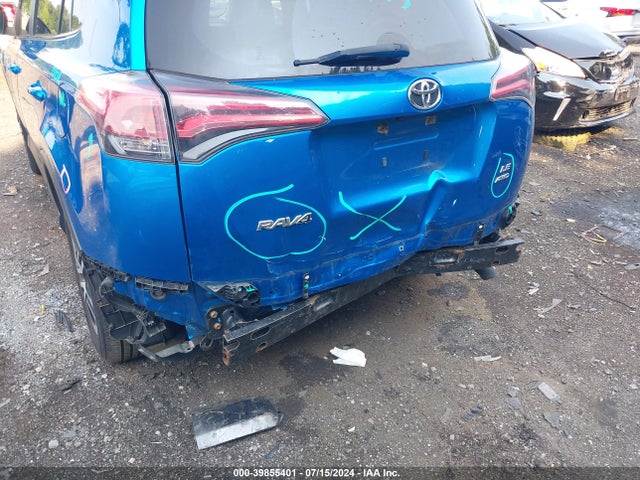 Toyota RAV4 LE 2018 JTMBFREV9JJ187346 Image 6