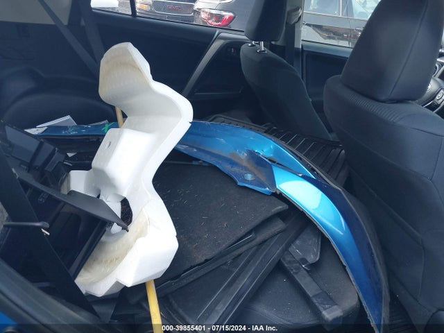 Toyota RAV4 LE 2018 JTMBFREV9JJ187346 Image 8