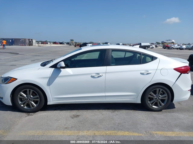 Hyundai Elantra Value Edition 2018 5NPD84LF3JH252587 Image 14