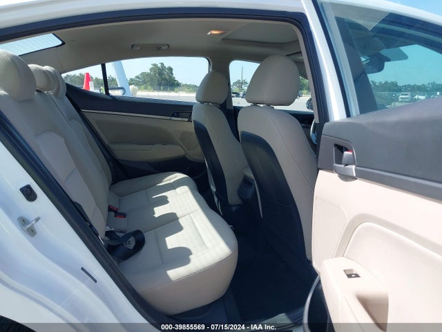 Hyundai Elantra Value Edition 2018 5NPD84LF3JH252587 Image 8