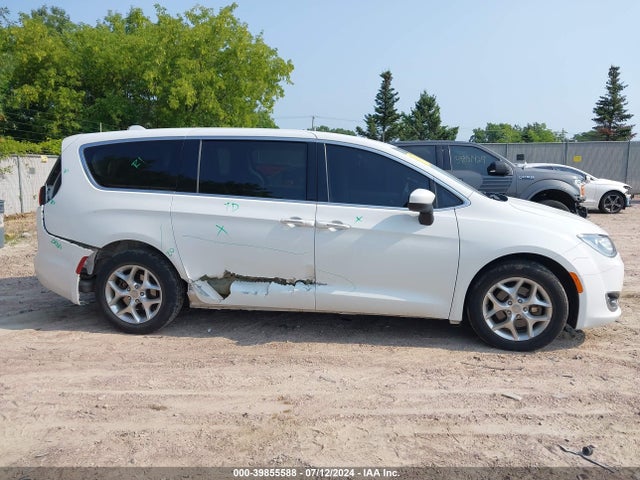 2C4RC1BG0HR788424 Chrysler Pacifica Touring Plus