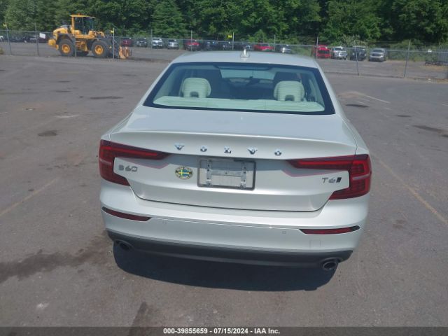 7JRA22TK9MG081294 Volvo S60 T6 Momentum