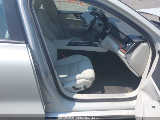 7JRA22TK9MG081294 Volvo S60 T6 Momentum