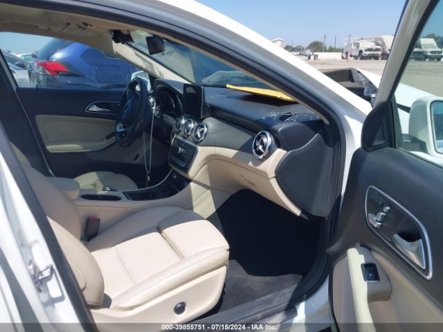 WDCTG4EBXKU009501 Mercedes-Benz GLA 250
