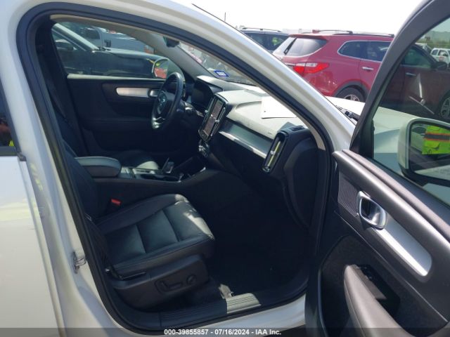 YV4162UK8M2499552 Volvo Xc40 T5 Momentum