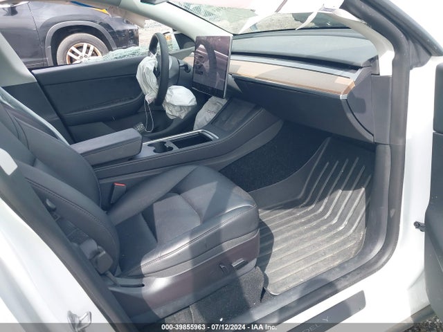 2022 TESLA MODEL Y 7SAYGDEE8NF367346 Photo 4