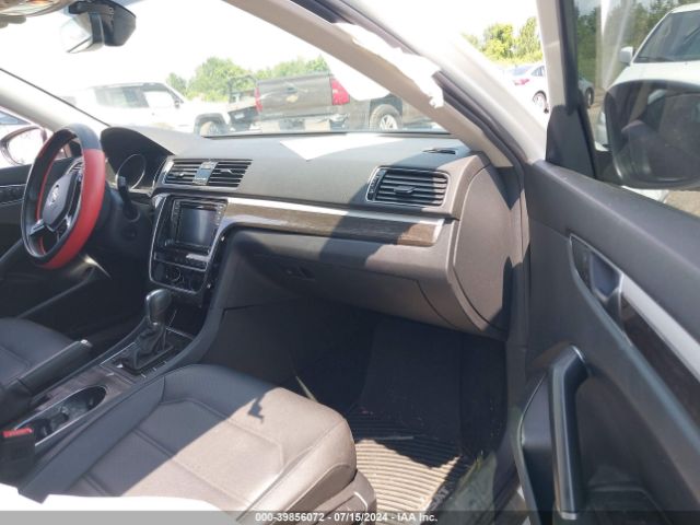 1VWBA7A32JC030802 Volkswagen Passat 2.0t Se