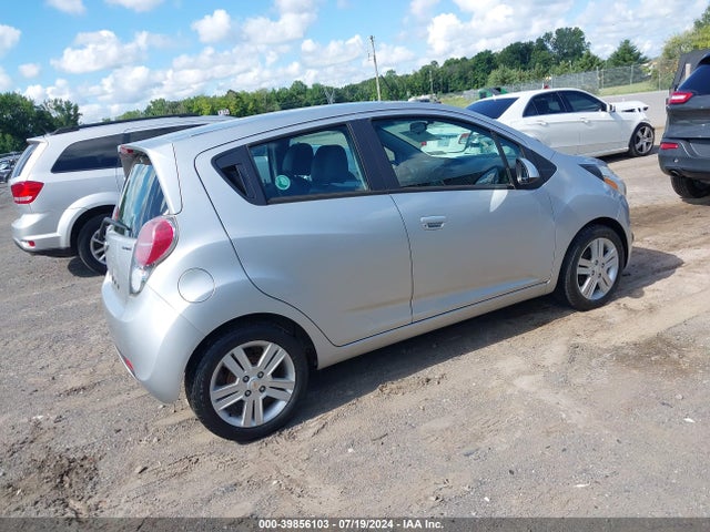 Chevrolet Spark 1lt Cvt 2015 KL8CD6S90FC718650 Image 4