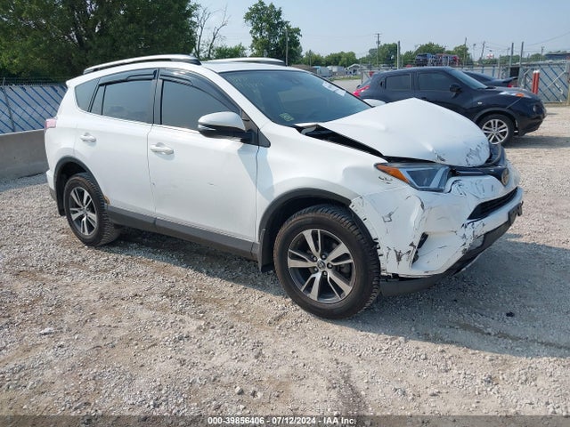 Toyota Rav4 Xle 2017 JTMRFREVXHJ706025 main image