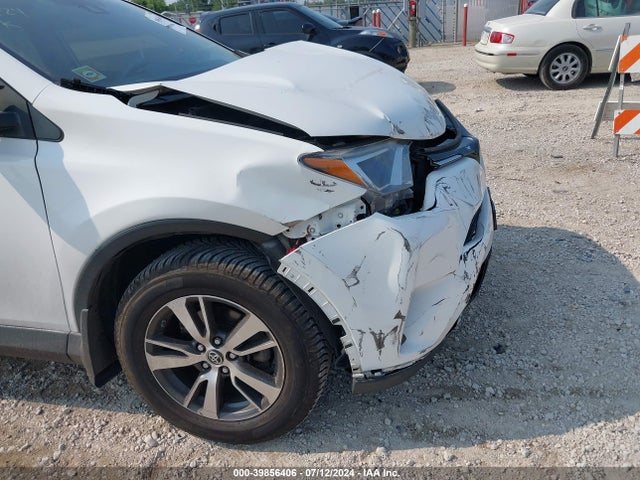 Toyota Rav4 Xle 2017 JTMRFREVXHJ706025 Image 17