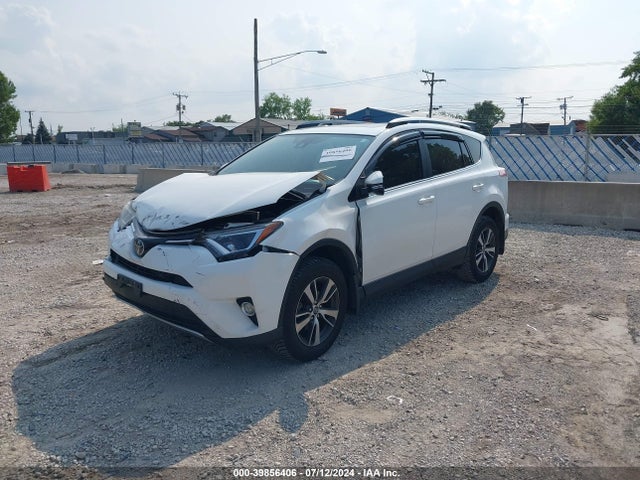 Toyota Rav4 Xle 2017 JTMRFREVXHJ706025 Image 2