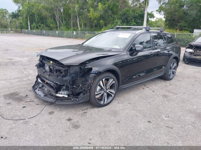 2024 VOLVO V60 CROSS COUNTRY YV4L12WY3R2137662 Photo 1