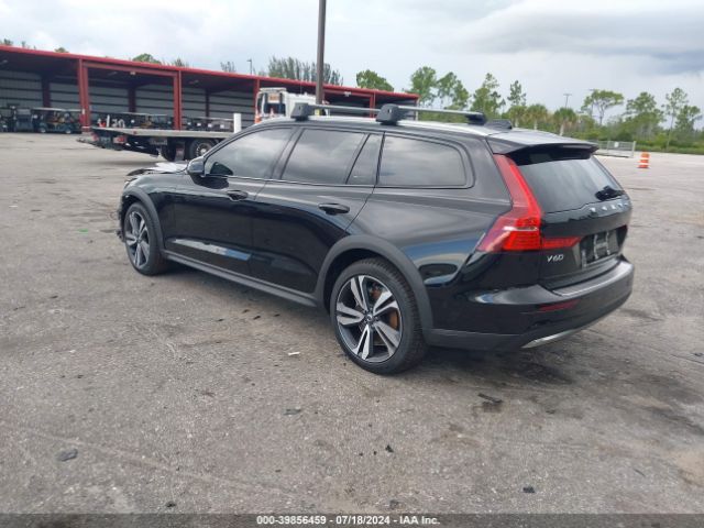 2024 VOLVO V60 CROSS COUNTRY YV4L12WY3R2137662 Photo 2