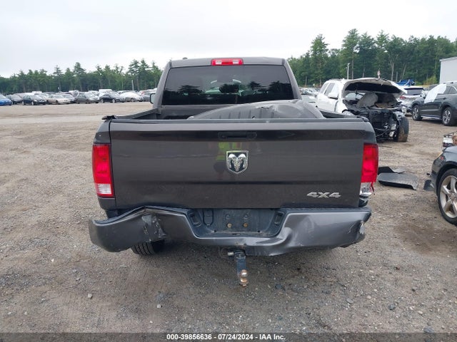 1C6RR7FG0KS534608 RAM 1500 Classic Express Quad Cab 4x4 6'4 Box